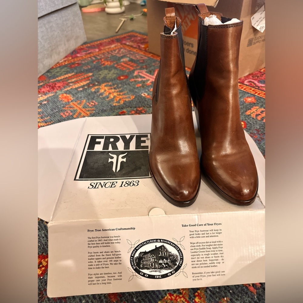 Frye Leather heeled boots in chocolate brown size 10